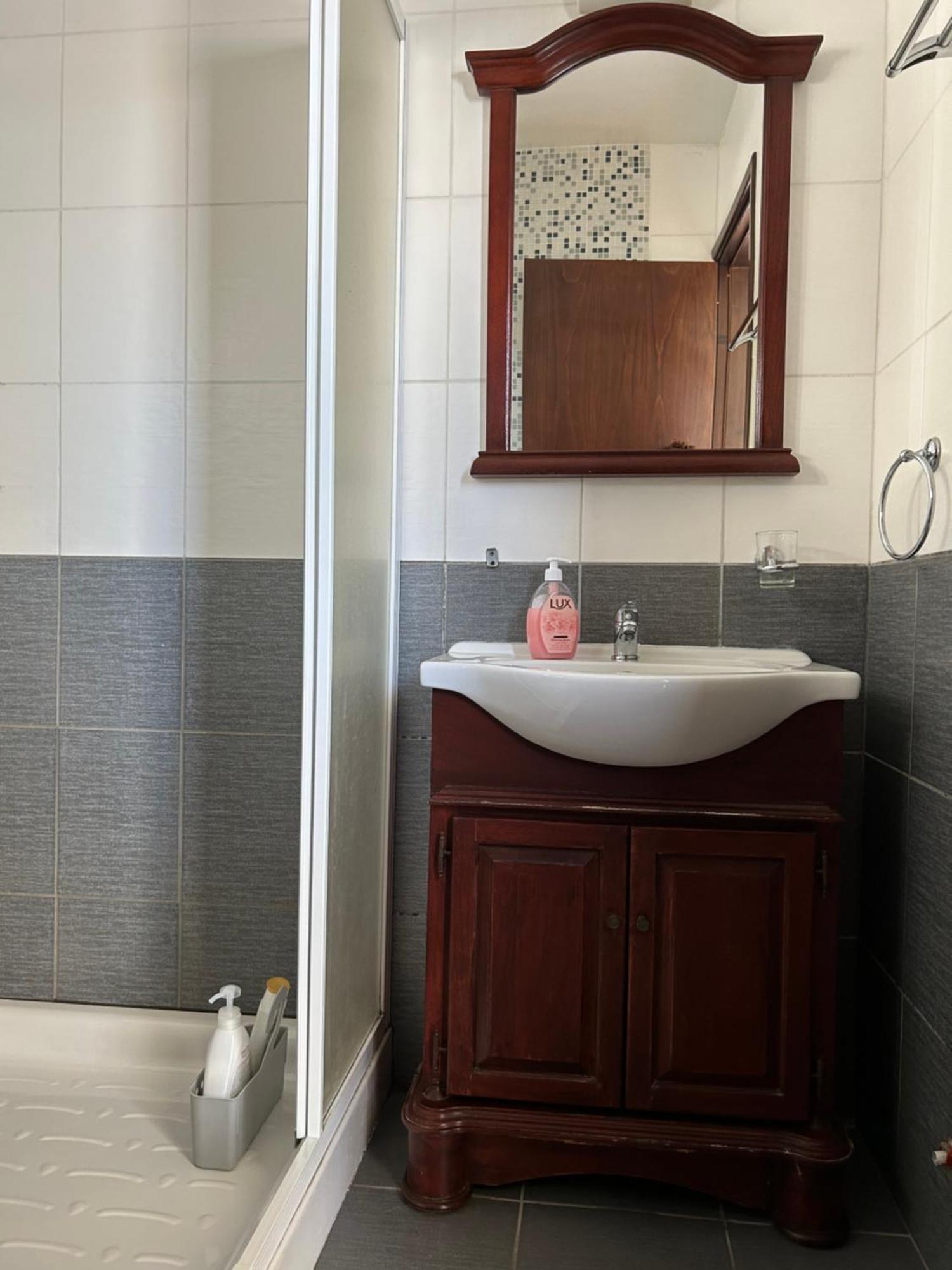 Extremely Comfy Apt With Spacious Private Terrace 10Min Walk To The Beach & In Town Larnaca Esterno foto