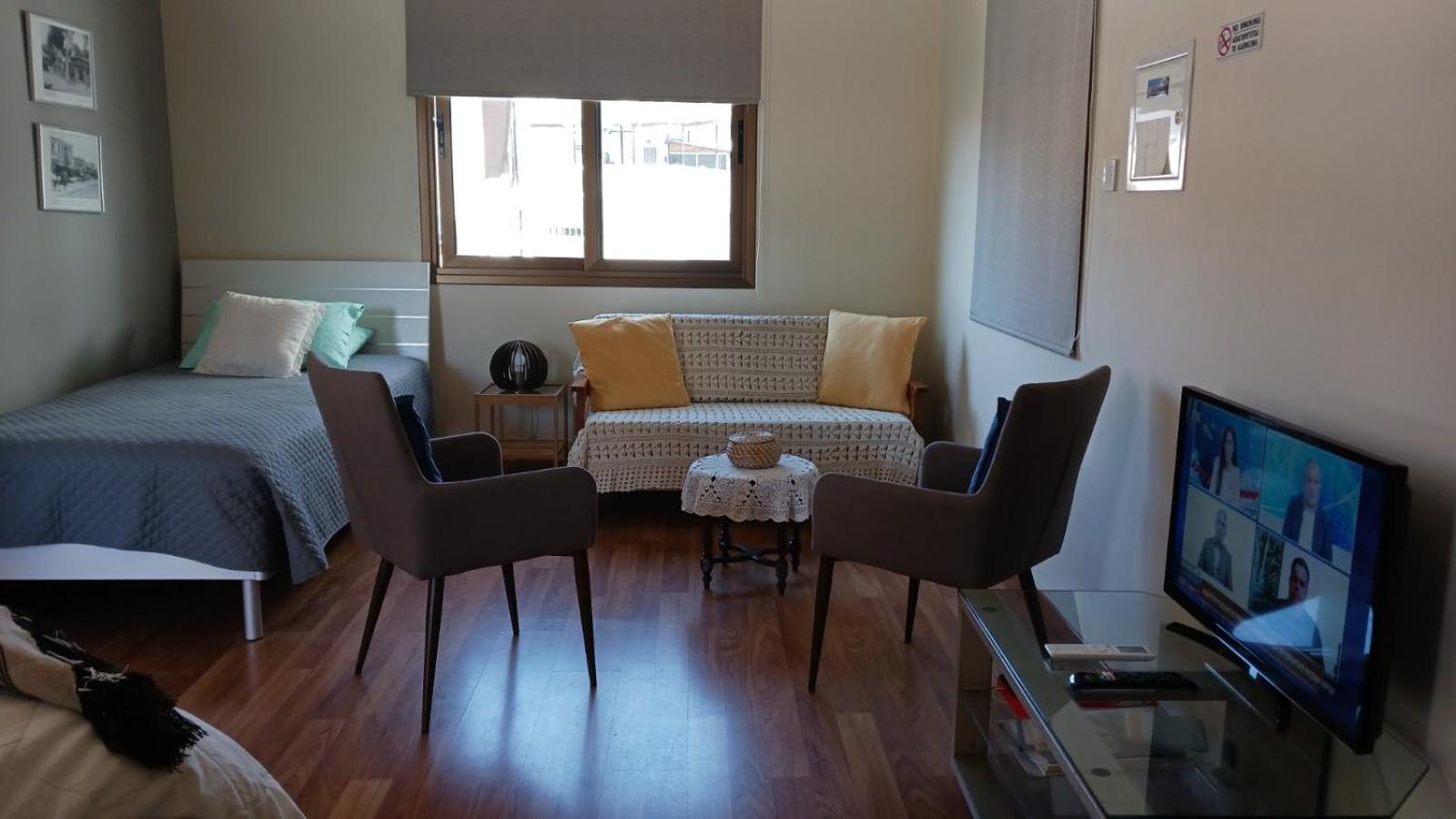 Extremely Comfy Apt With Spacious Private Terrace 10Min Walk To The Beach & In Town Larnaca Esterno foto